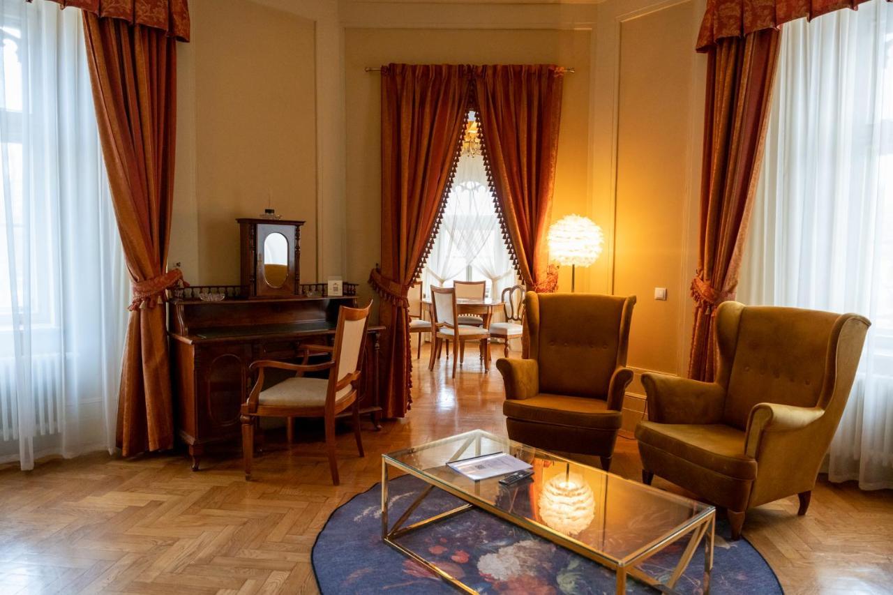 Palac Wojanow Екстериор снимка
